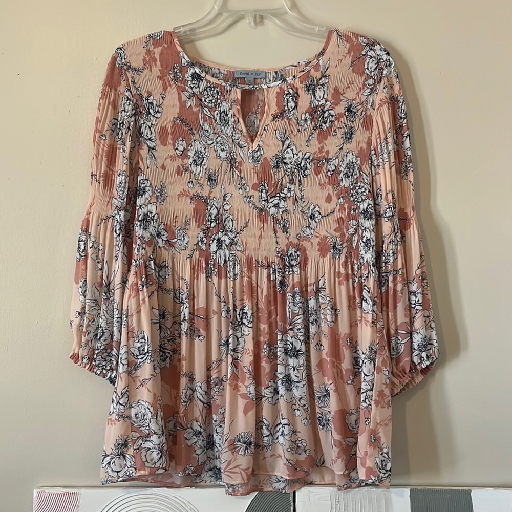 Floral and Ivy Pink Floral Top - Sold Out at Belk! Size M